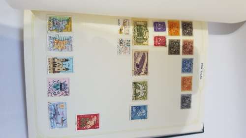 Large Stanley Gibbons stamp album full of stamps from all over the world!!!!!