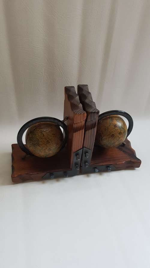 Beatifull  globe bookends bid for both!!!!!