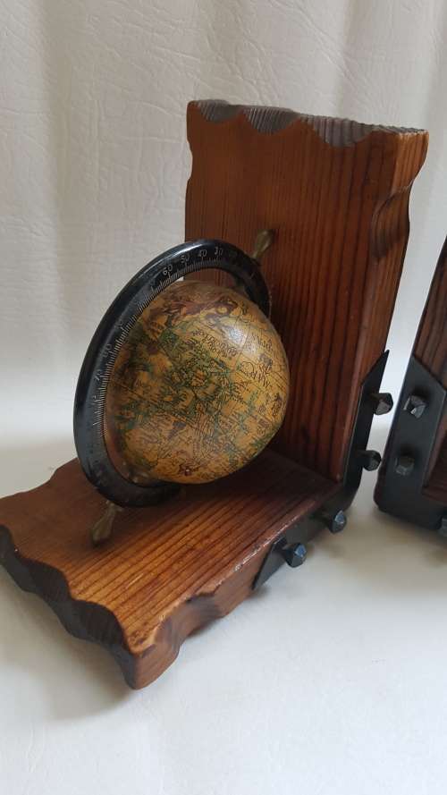 Beatifull  globe bookends bid for both!!!!!