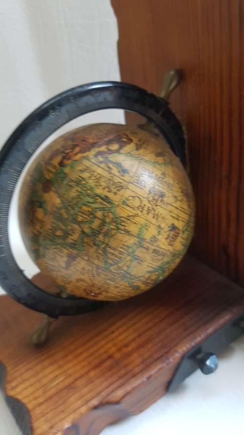 Beatifull  globe bookends bid for both!!!!!