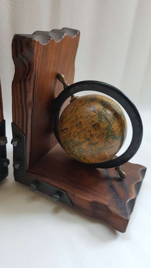 Beatifull  globe bookends bid for both!!!!!