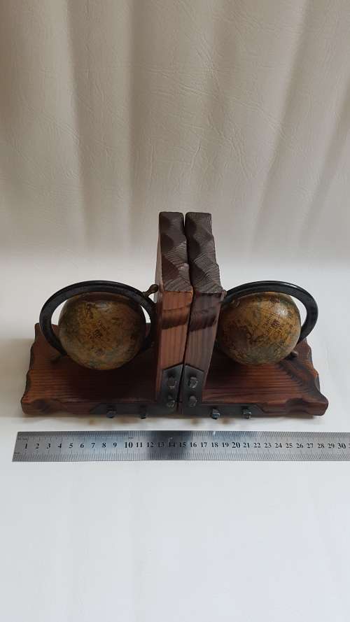 Beatifull  globe bookends bid for both!!!!!