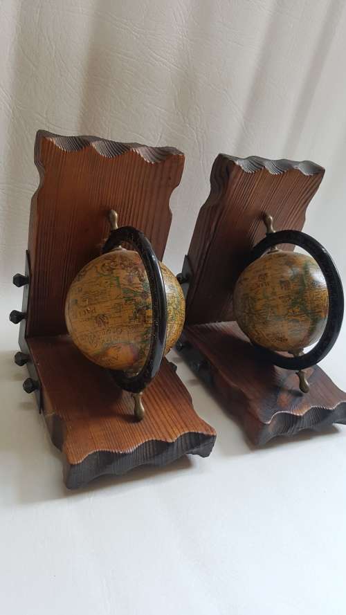 Beatifull  globe bookends bid for both!!!!!