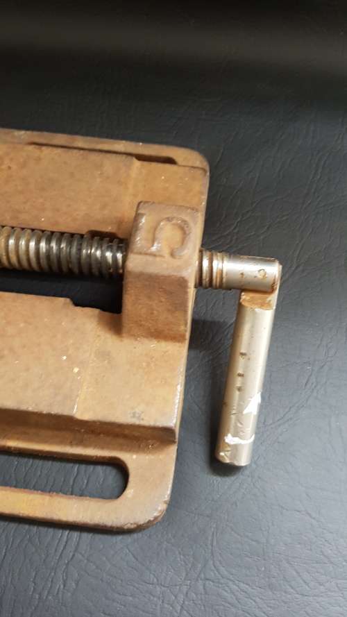 Large drill press vice a but rusted but still working 100%!!!!!!