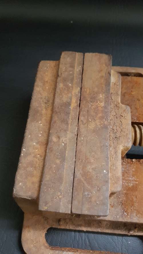 Large drill press vice a but rusted but still working 100%!!!!!!