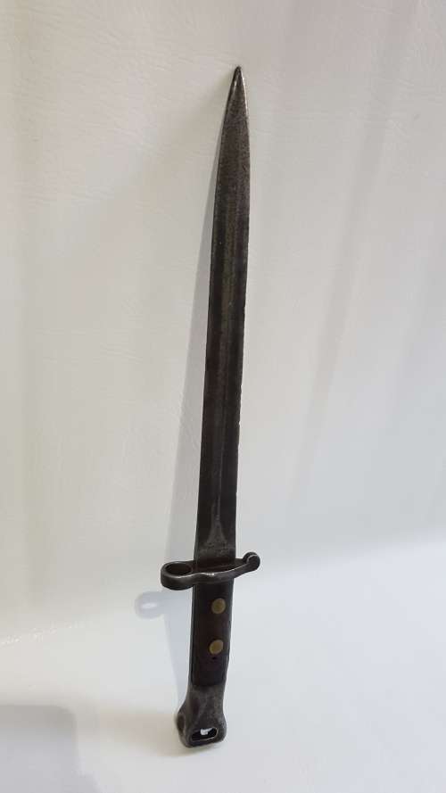 BEAUTIFUL large bayonet with wooden handle and brass studs 42cm tall!!!!!