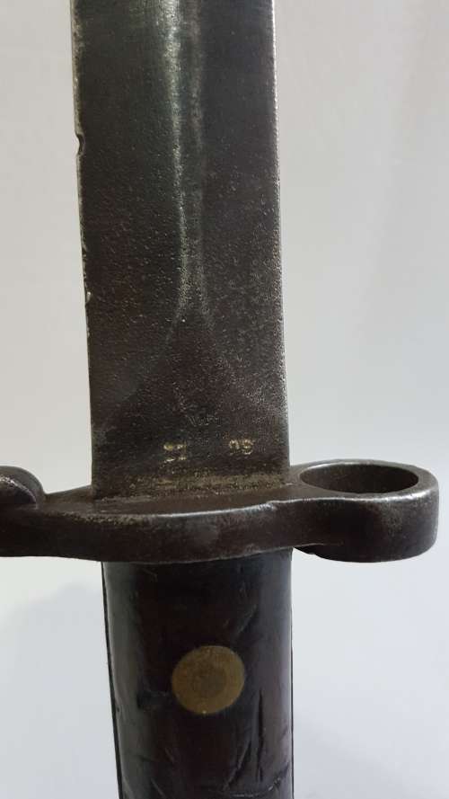 BEAUTIFUL large bayonet with wooden handle and brass studs 42cm tall!!!!!