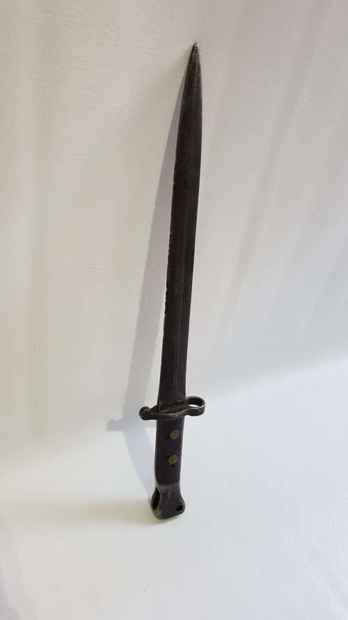 BEAUTIFUL large bayonet with wooden handle and brass studs 42cm tall!!!!!