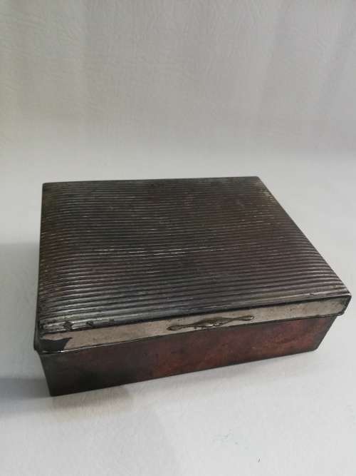 Solid metal and wooden box!!!