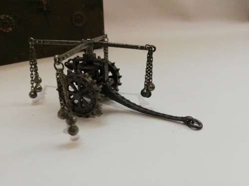 Beautiful wooden box with small bid for all!!!