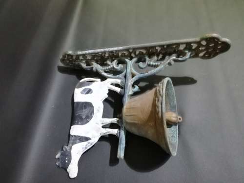 Beautiful large solid cast iron bell working wallmount piece!!!!!