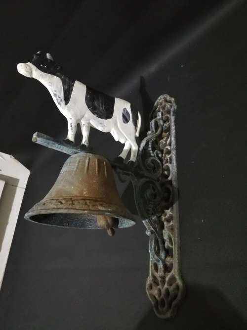 Beautiful large solid cast iron bell working wallmount piece!!!!!