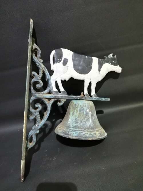 Beautiful large solid cast iron bell working wallmount piece!!!!!