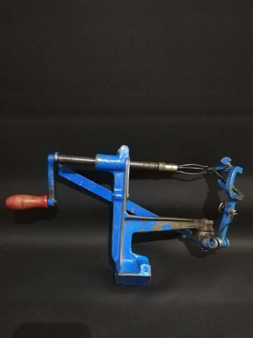 Vintage fruit peller!!!