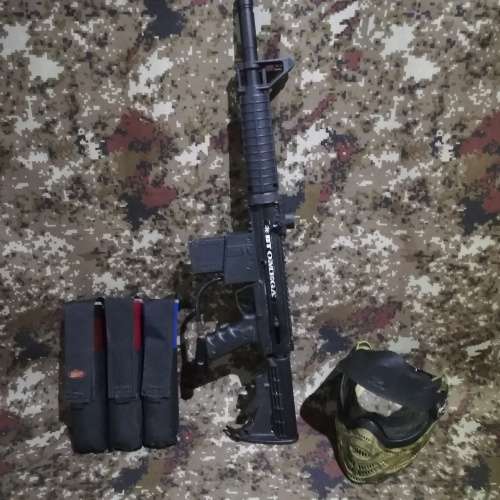Super large BT Omega paintball gun with halmet and canisters bid for all guns working!!!!!