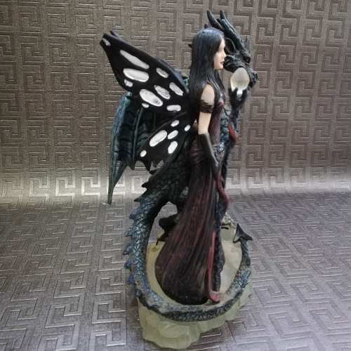 Highly detailed figure with dragon!!!!