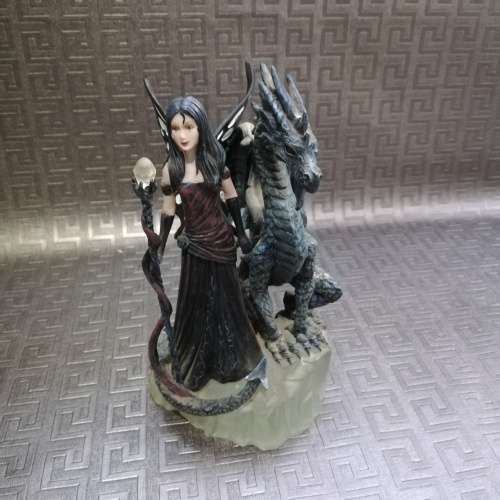 Highly detailed figure with dragon!!!!