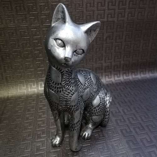 Large  highly detailed 26cm tall cat figure!!!!