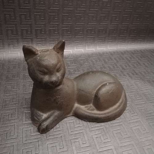 Solide cast Iron cat figure 16 cm in length!!!