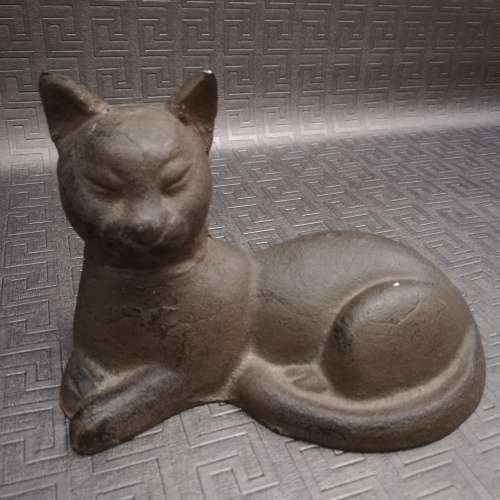 Solide cast Iron cat figure 16 cm in length!!!