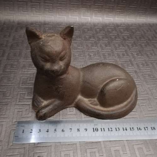 Solide cast Iron cat figure 16 cm in length!!!