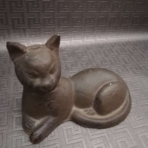 Solide cast Iron cat figure 16 cm in length!!!
