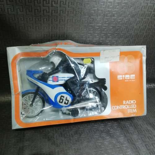 Vintage Super large Suzuki bike only no remote control!!!!!