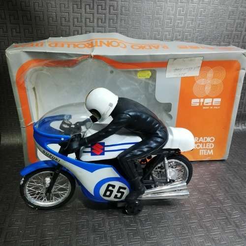 Vintage Super large Suzuki bike only no remote control!!!!!