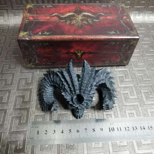 Highly detailed skull figure in box!!!!!