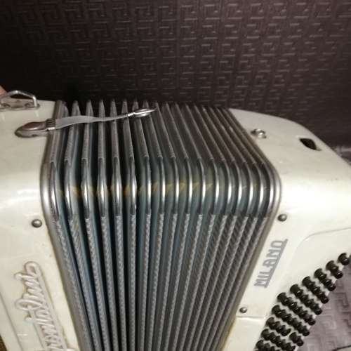 Rare Frontline Milano accordion mother of pearls color with original case working condition!!!!!!