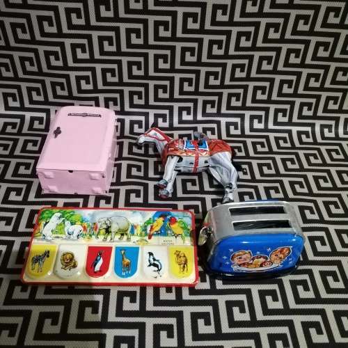 Collection of Vintage tintoys not working bid for all!!!!