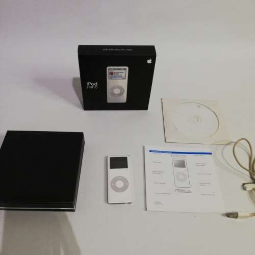 2gb Apple Ipod Nano working in box!!!!