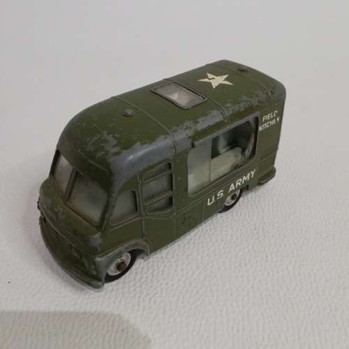 RARE CORGI TOYS Smiths Karrier van!!!
