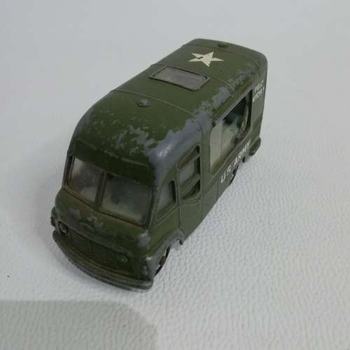 RARE CORGI TOYS Smiths Karrier van!!!