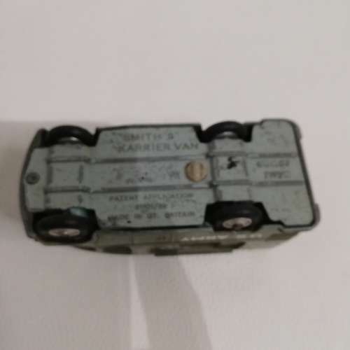 RARE CORGI TOYS Smiths Karrier van!!!