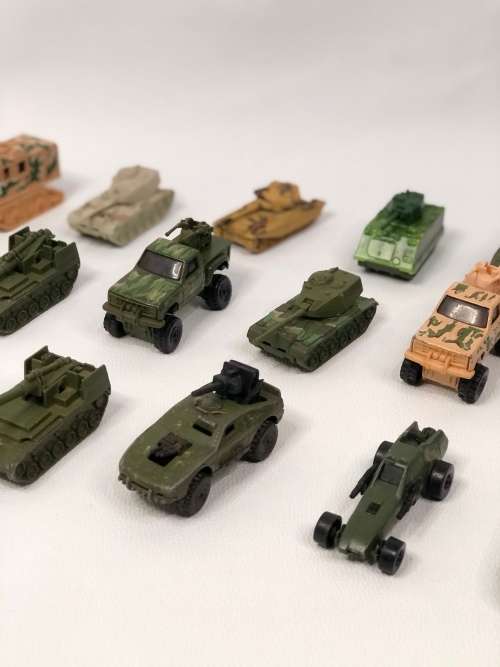 17 x Vintage Hotwheels MILLITARY vehicles bid for all!!!!!