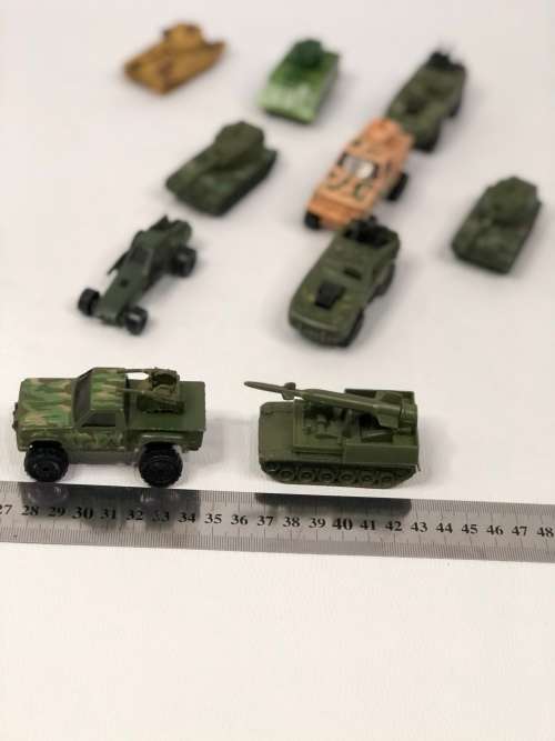 17 x Vintage Hotwheels MILLITARY vehicles bid for all!!!!!