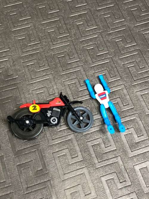 TOMY POP CYCLES BIKE WITH FIGURE!!!!