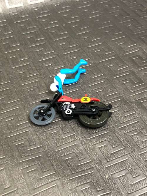 TOMY POP CYCLES BIKE WITH FIGURE!!!!