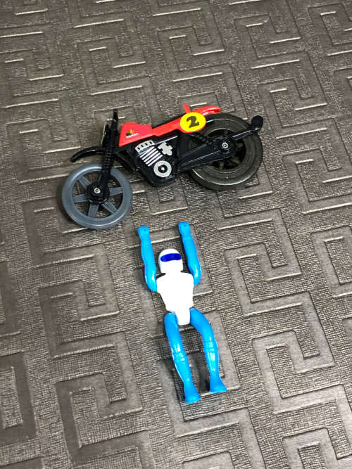 TOMY POP CYCLES BIKE WITH FIGURE!!!!