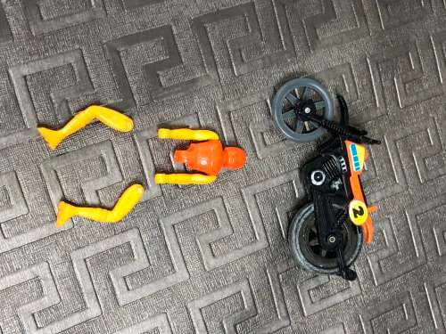 Vintage TOMY POP CYCLES BIKE WITH FIGURE !!!