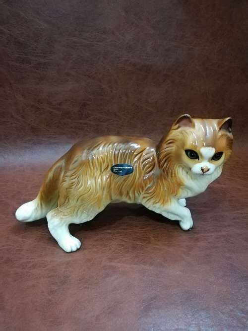 Beautiful ceramic Coopercraft made in England please not crack on the leg show on pictures!!!!