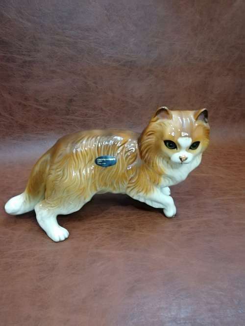 Beautiful ceramic Coopercraft made in England please not crack on the leg show on pictures!!!!