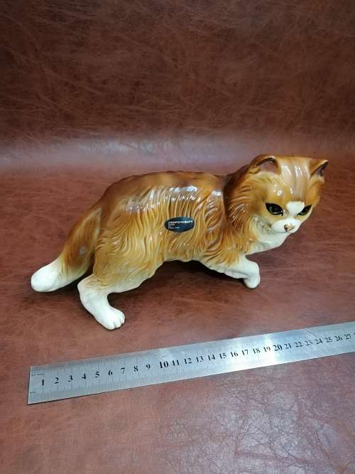 Beautiful ceramic Coopercraft made in England please not crack on the leg show on pictures!!!!