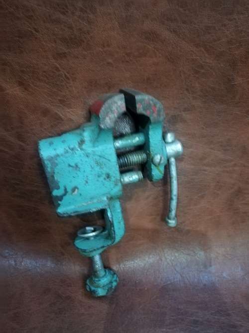 Vintage small table vice!!!!!