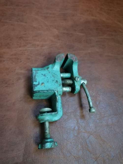 Vintage small table vice!!!!!
