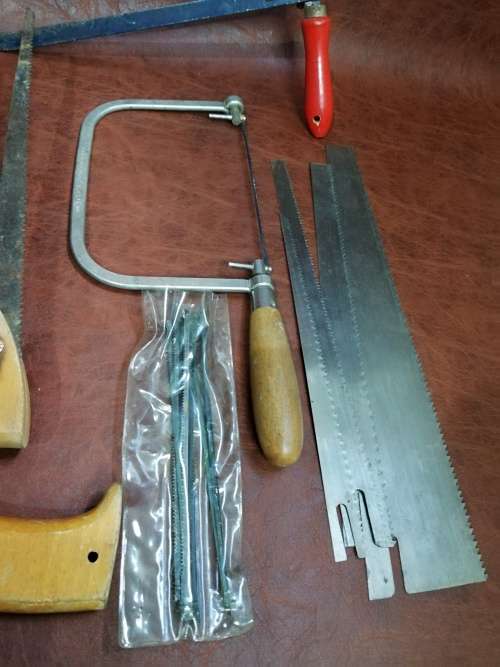 Large Collection of wooden saws bid for all!