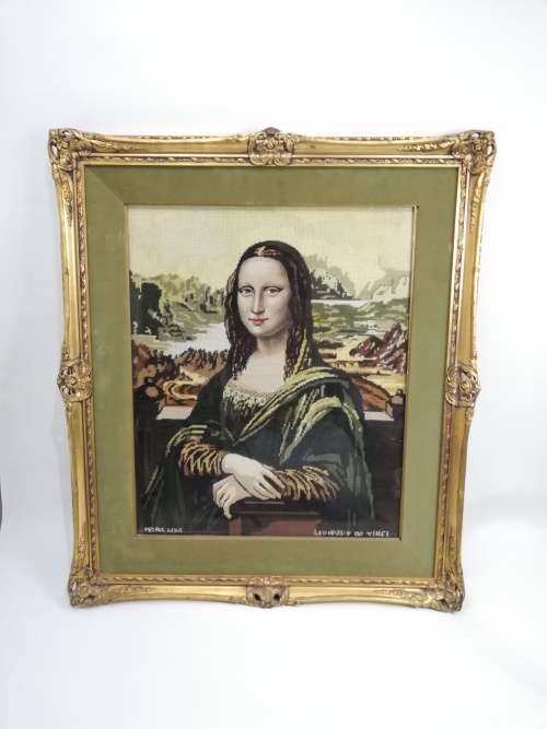Absolutely stunning Mona Lisa tapestry with solid gold wooden frame size 67cm x 77cm!!!!