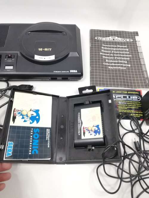 SUPER RARE SEGA MEGA DRIVE 1 WITH BOX AND SONIC GAME TESTED WORKING 100%!!!!!