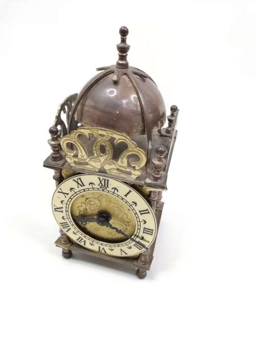Beautiful Vintage clock made in Great Britain not tested!!!!